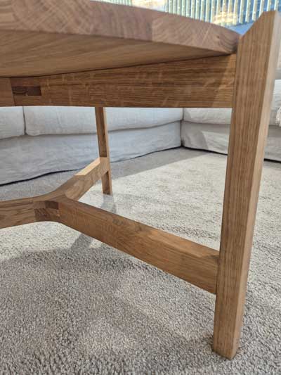 Pyöreä sohvapöytä Optic puukannella, tammi C4