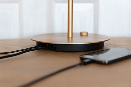 Pöytävalaisin Asteria, Pearl White