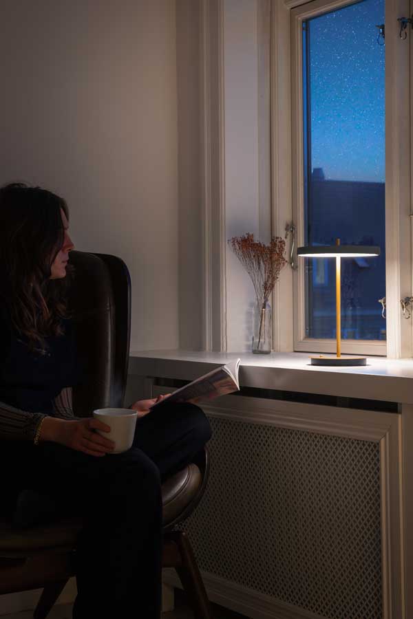 Ladattava pöytävalaisin Asteria Move, Antracite