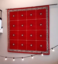 [outlet-punainen-matto-seinavaate-195x205cm] Punainen matto seinävaate 195 x 205 cm