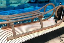 [outlet-vanha-passi-kelkka] Vanha pässikelkka